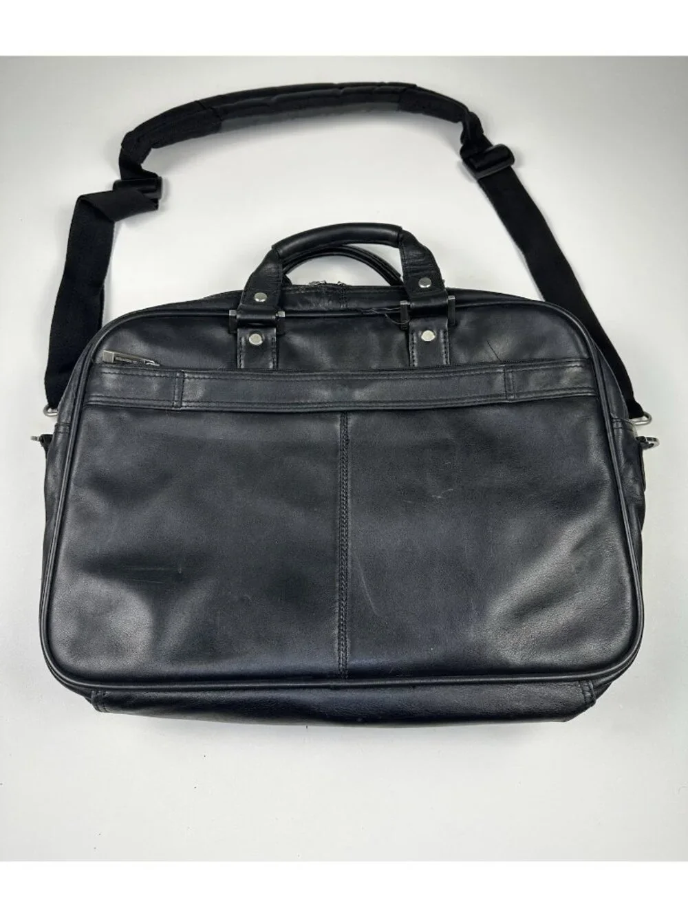 Kenneth Cole Black Leather Laptop Business Messenger Bag with Shoulder Strap